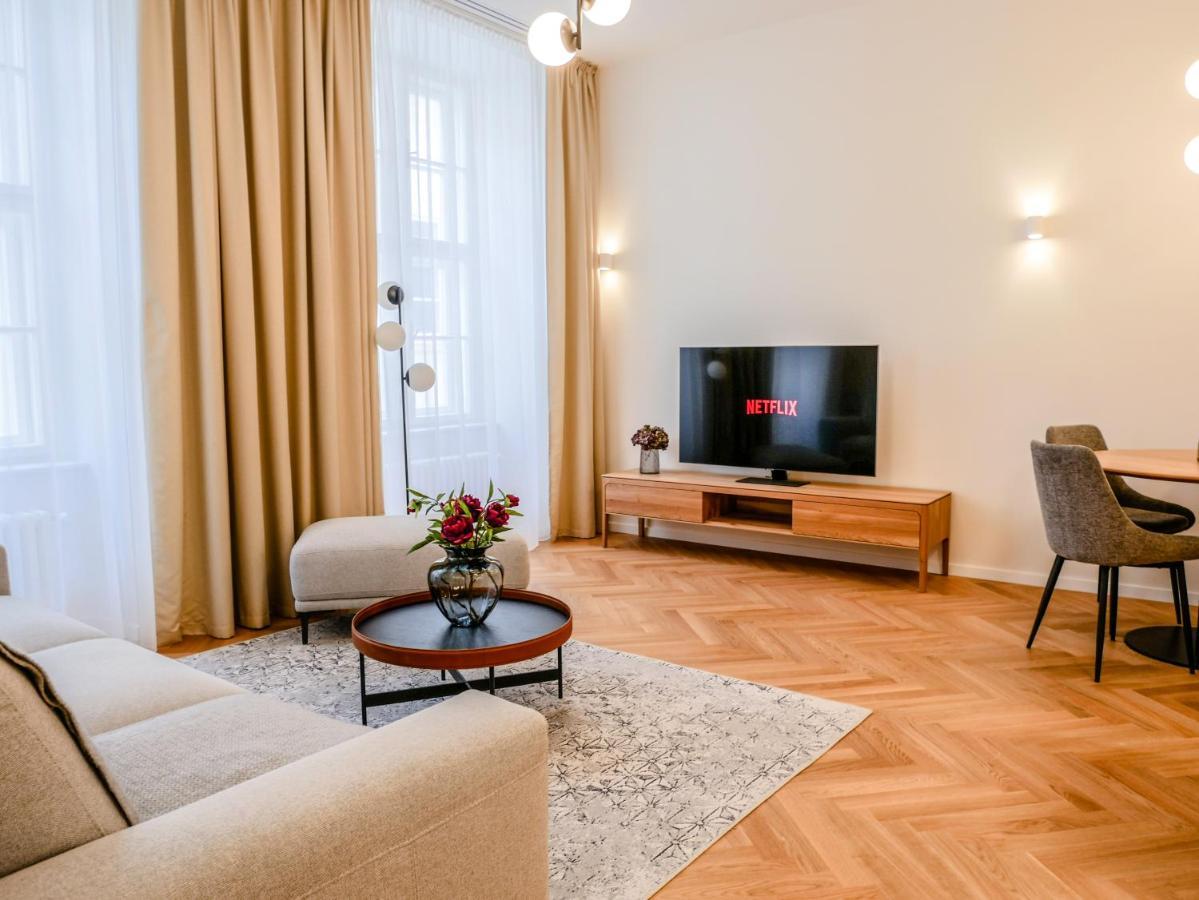 Laurinska 1 Apartments Bratislava Luaran gambar
