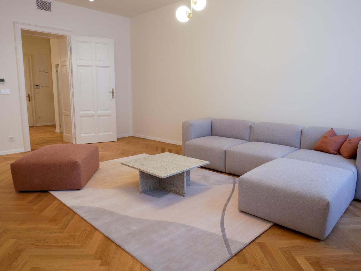 Laurinska 1 Apartments Bratislava Luaran gambar