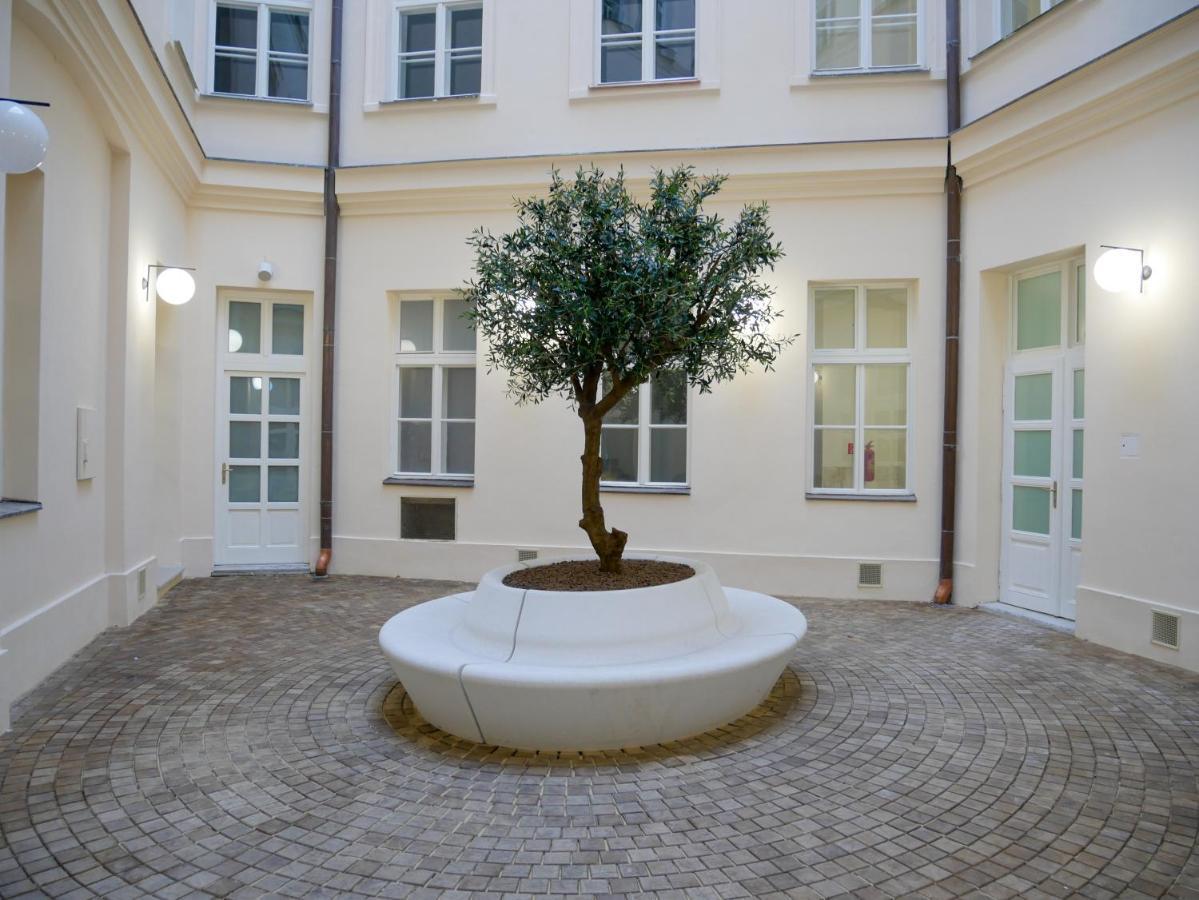 Laurinska 1 Apartments Bratislava Luaran gambar