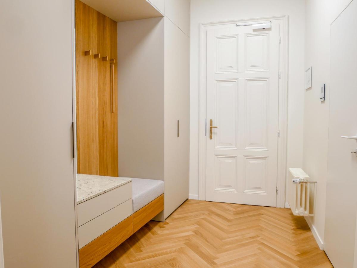 Laurinska 1 Apartments Bratislava Luaran gambar