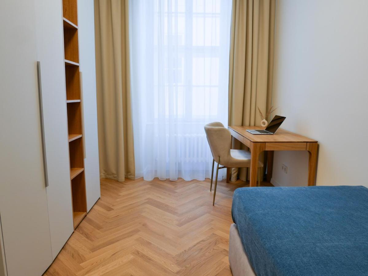 Laurinska 1 Apartments Bratislava Luaran gambar