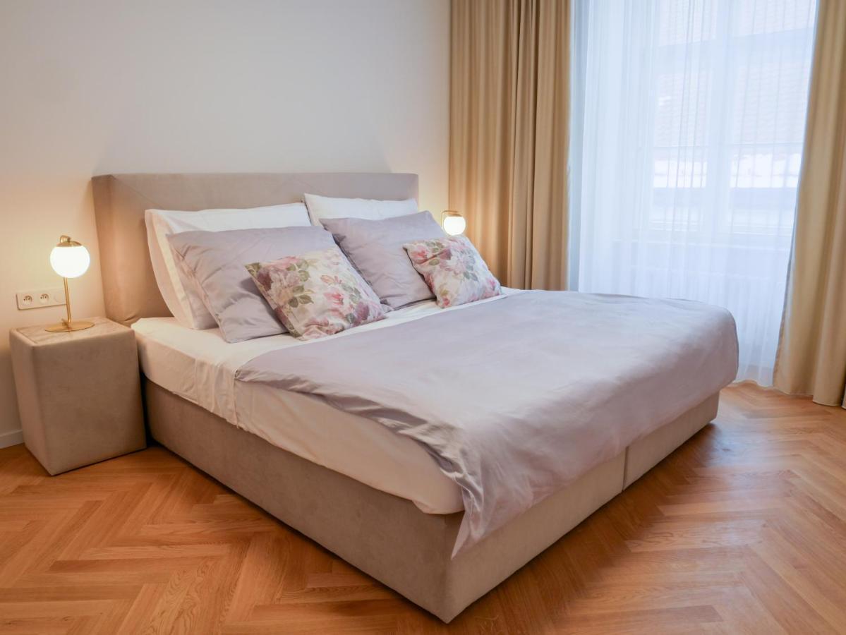Laurinska 1 Apartments Bratislava Luaran gambar