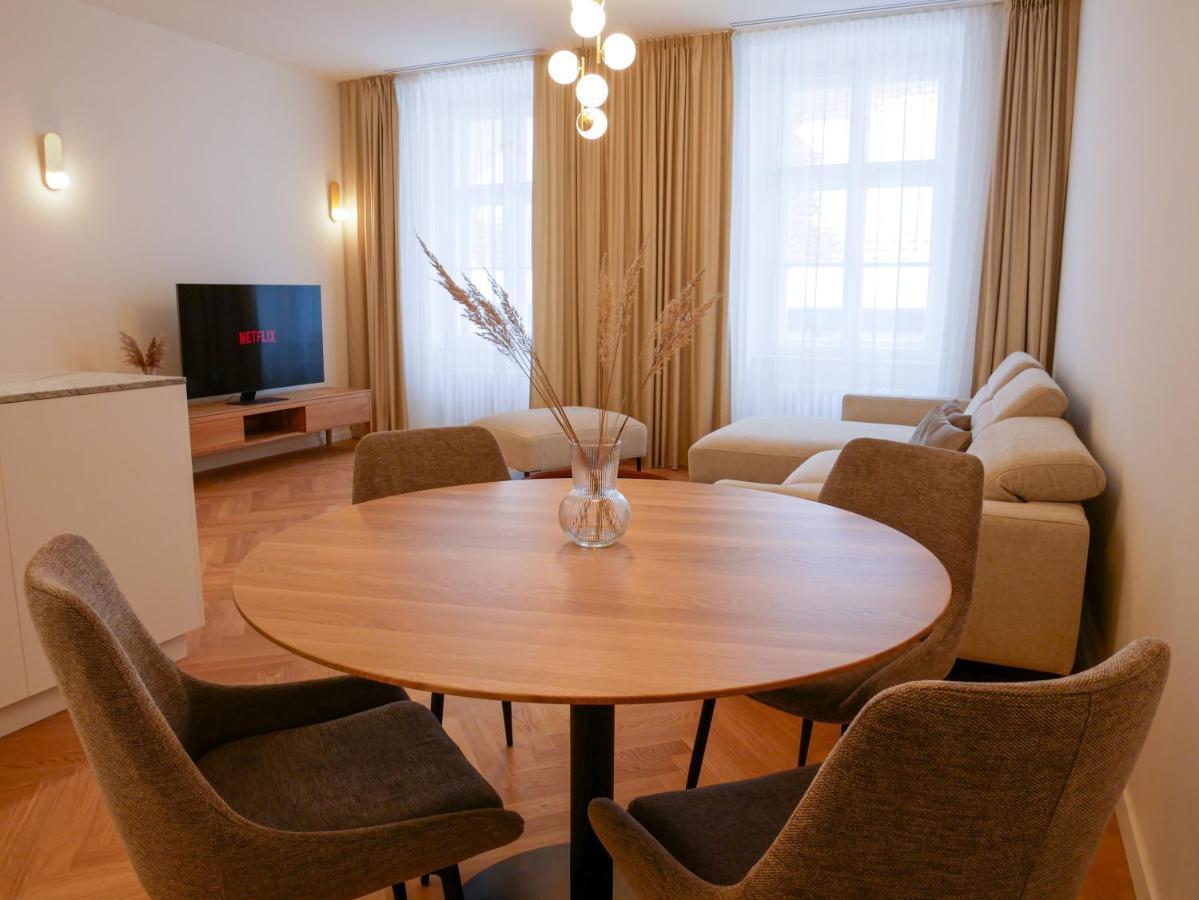 Laurinska 1 Apartments Bratislava Luaran gambar