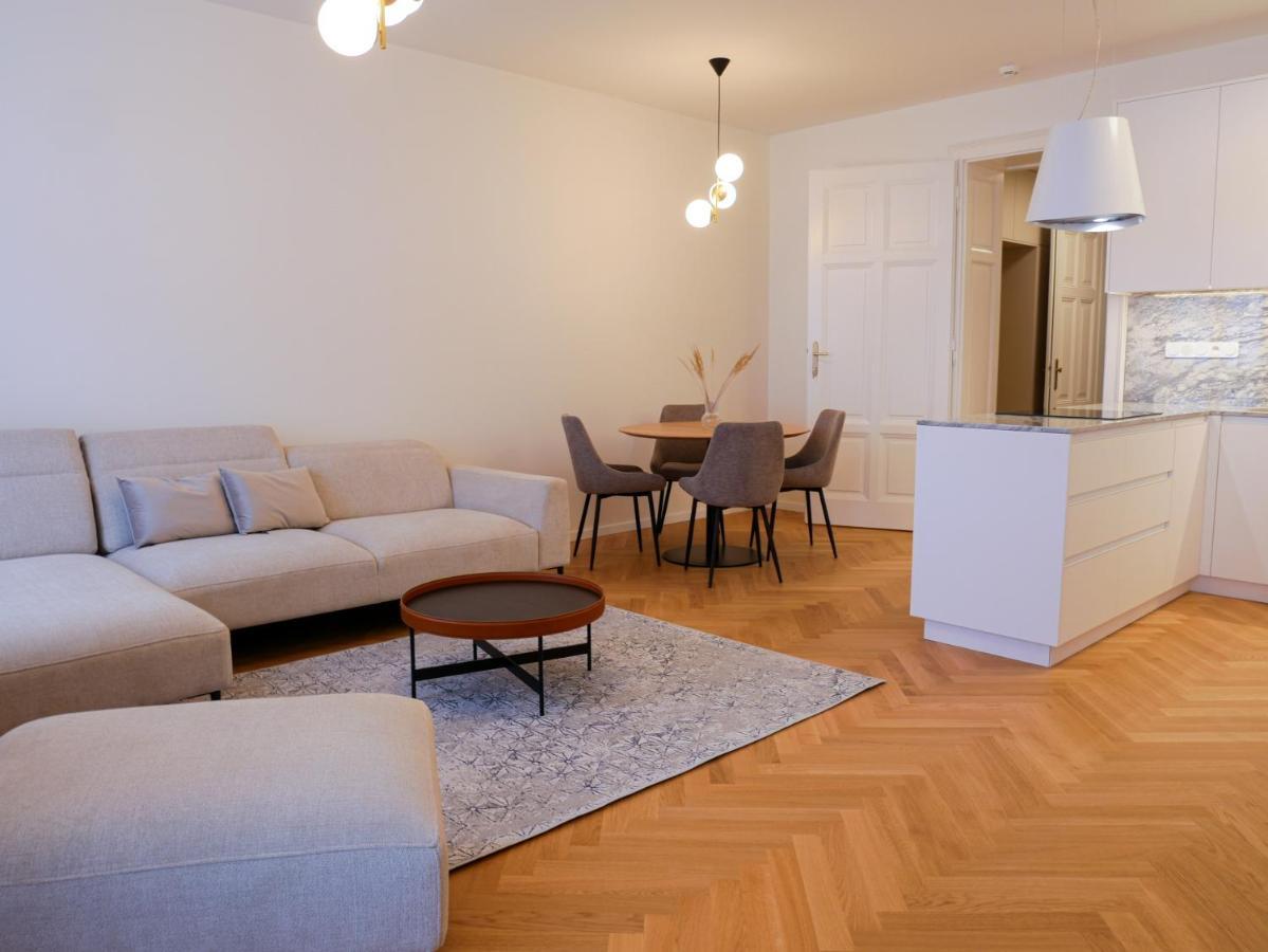 Laurinska 1 Apartments Bratislava Luaran gambar